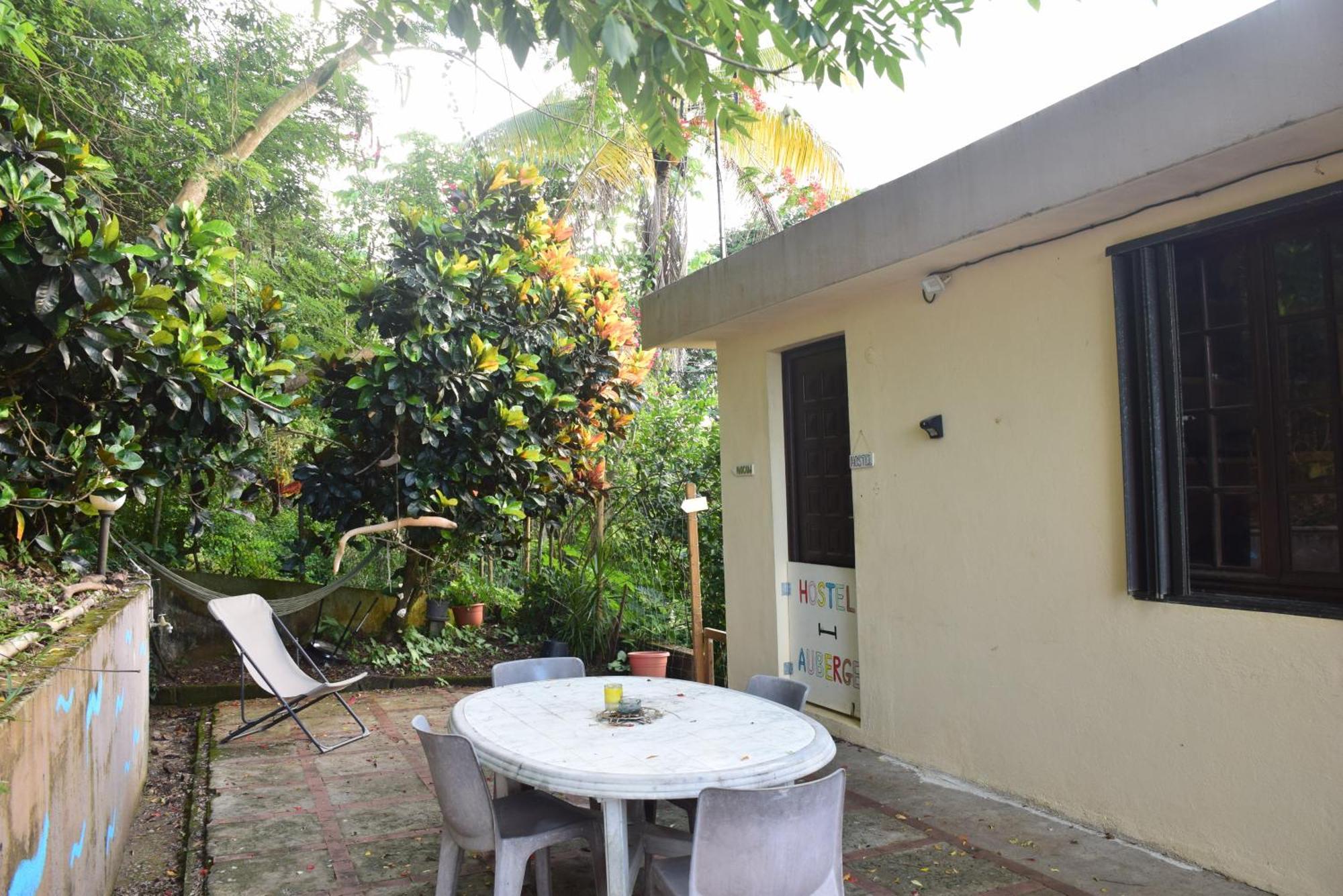 Top Hill Hostel- Martinique- Auberge Dortoir La Trinite Εξωτερικό φωτογραφία